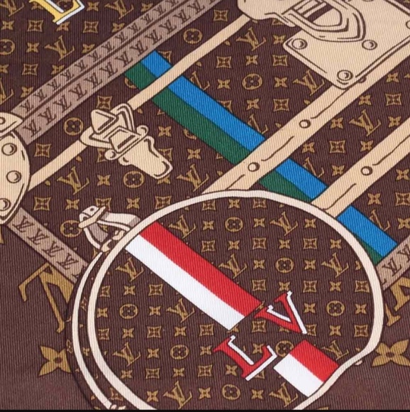 New LV Monogram Trunk Scarf! - Picture 5 of 6